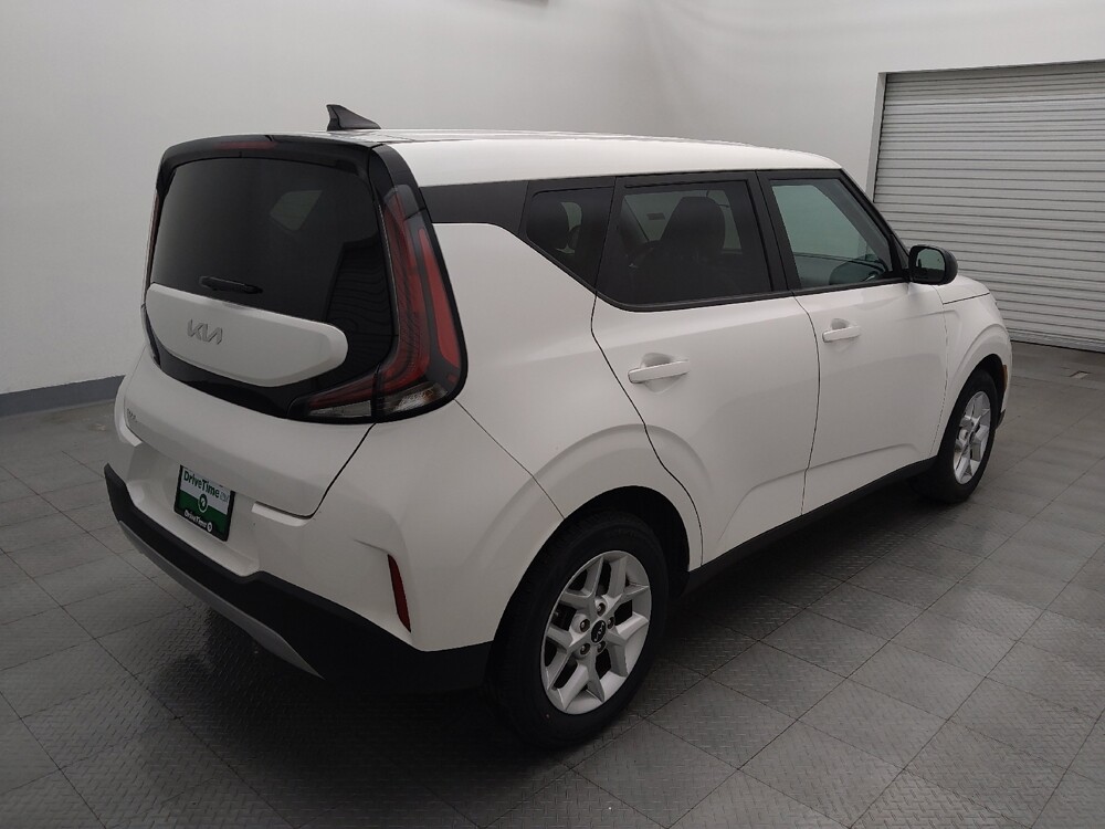 2023 Kia Soul in Houston, TX 77034 - 18105583 9