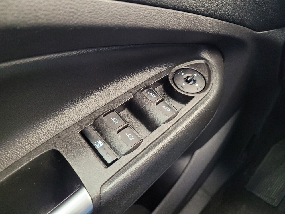 2017 Ford Escape in Maple Heights, OH 44137 - 18105590 27