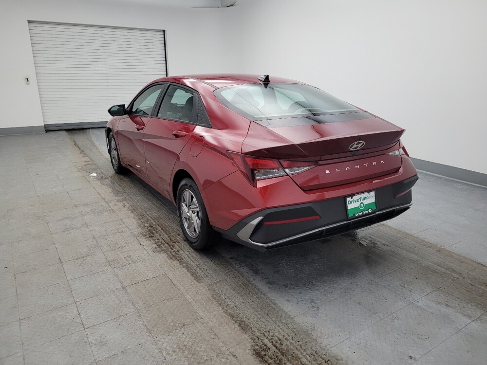 2025 Hyundai Elantra in Cincinnati, OH 45255 - 18105600 5