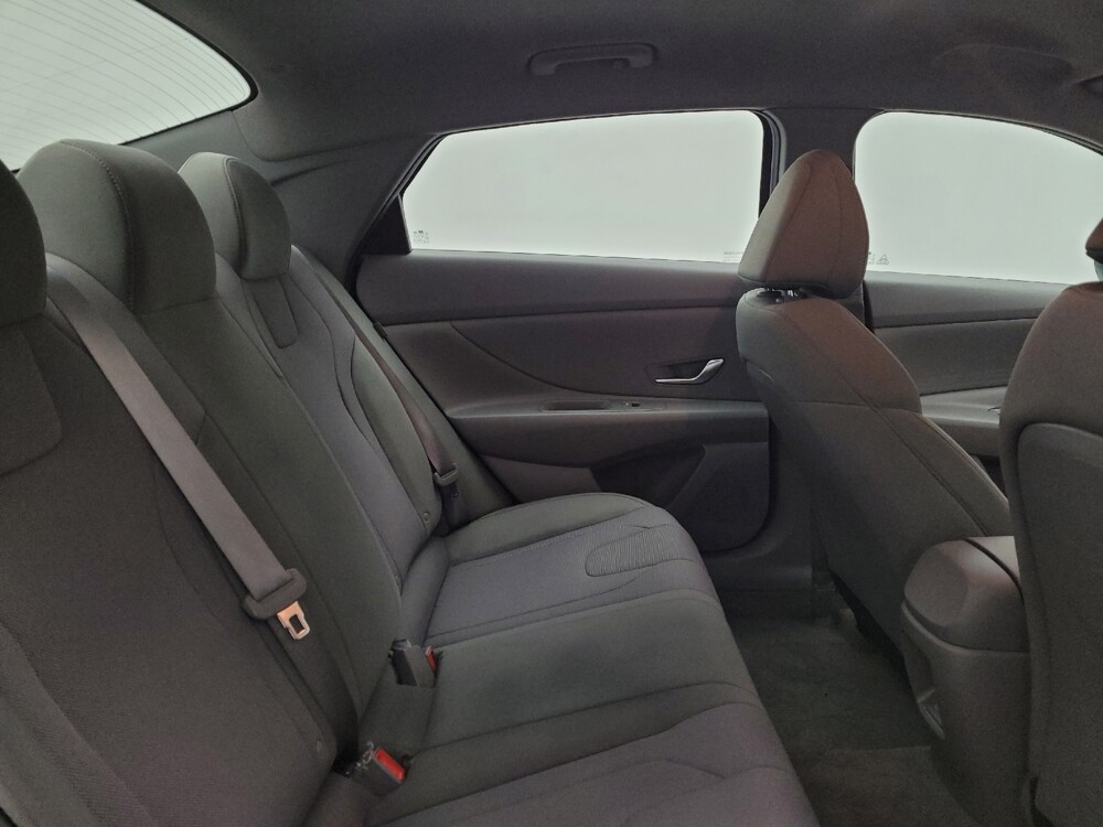 2025 Hyundai Elantra in Cincinnati, OH 45255 - 18105600 19