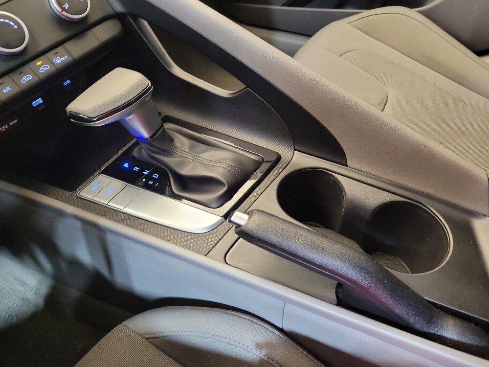 2025 Hyundai Elantra in Cincinnati, OH 45255 - 18105600 26
