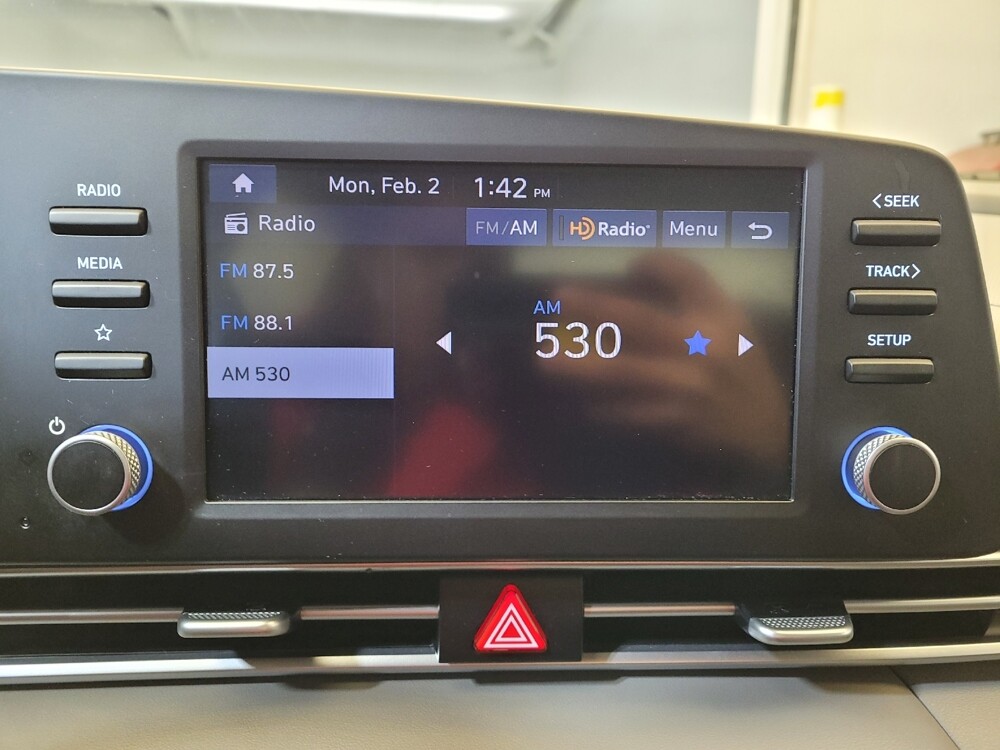 2025 Hyundai Elantra in Cincinnati, OH 45255 - 18105600 25