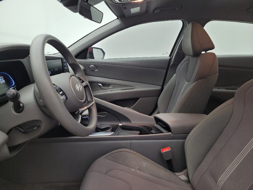 2025 Hyundai Elantra in Cincinnati, OH 45255 - 18105600 17