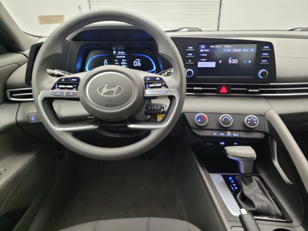 2025 Hyundai Elantra in Cincinnati, OH 45255 - 18105600 22