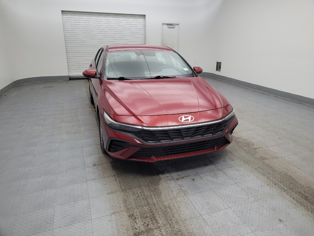 2025 Hyundai Elantra in Cincinnati, OH 45255 - 18105600 14