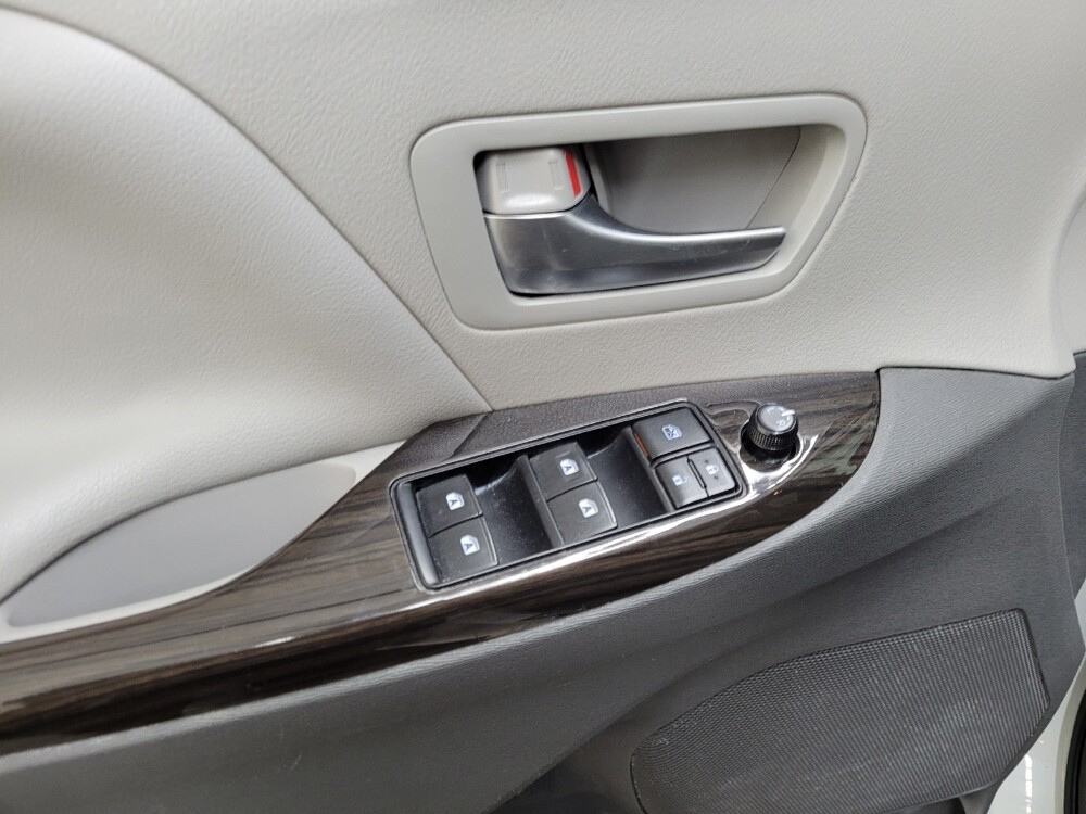 2017 Toyota Sienna in Pittsburgh, PA 15236 - 18105607 27