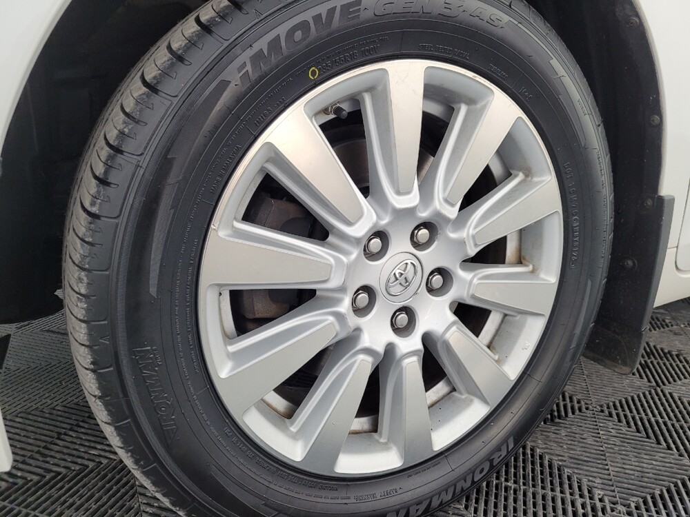 2017 Toyota Sienna in Pittsburgh, PA 15236 - 18105607 31