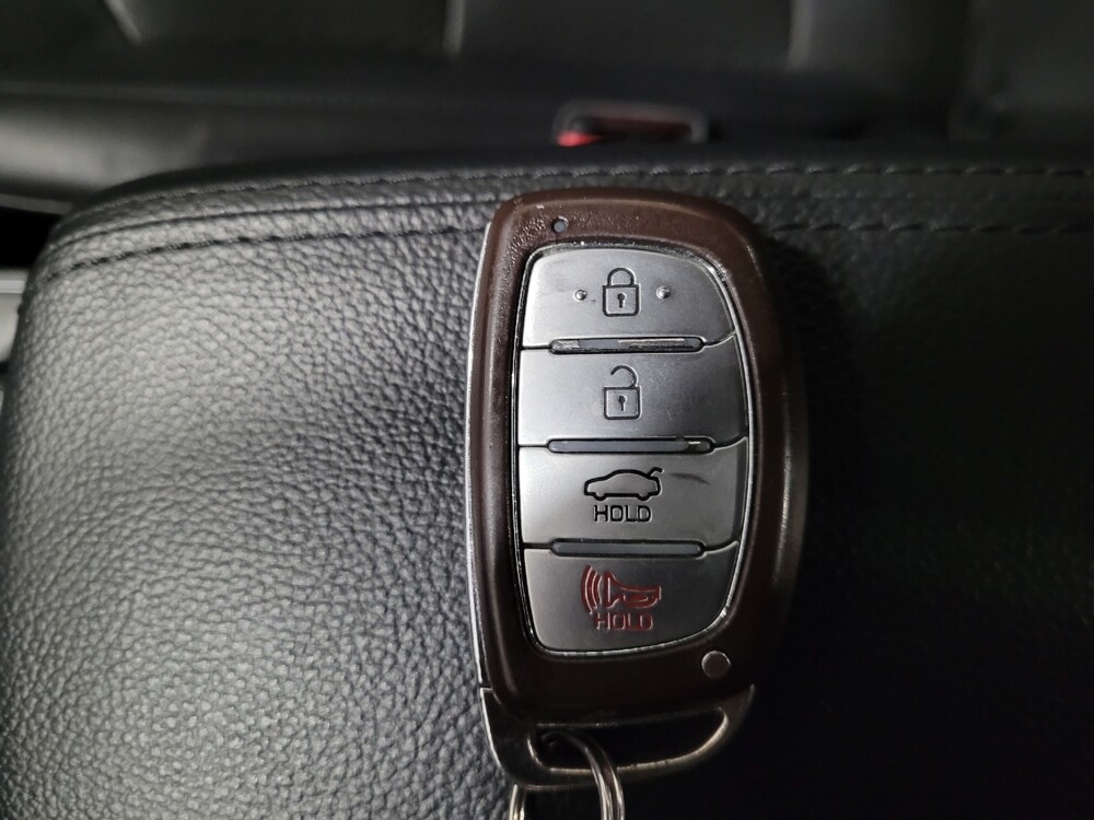 2018 Hyundai Elantra in Newport News, VA 23601 - 18105613 25