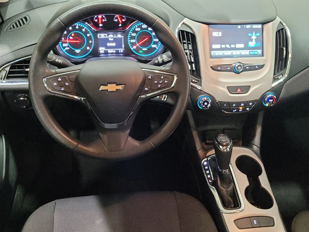 2018 Chevrolet Cruze in Newport News, VA 23601 - 18105621 22