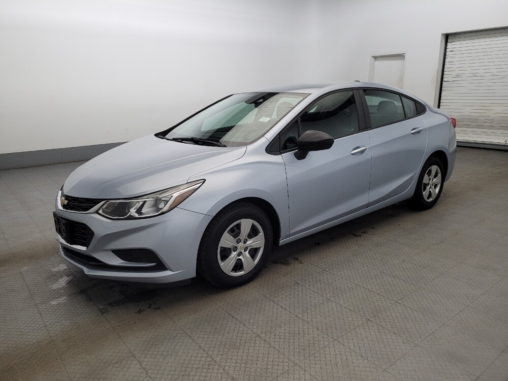 2018 Chevrolet Cruze in Newport News, VA 23601 - 18105621 2