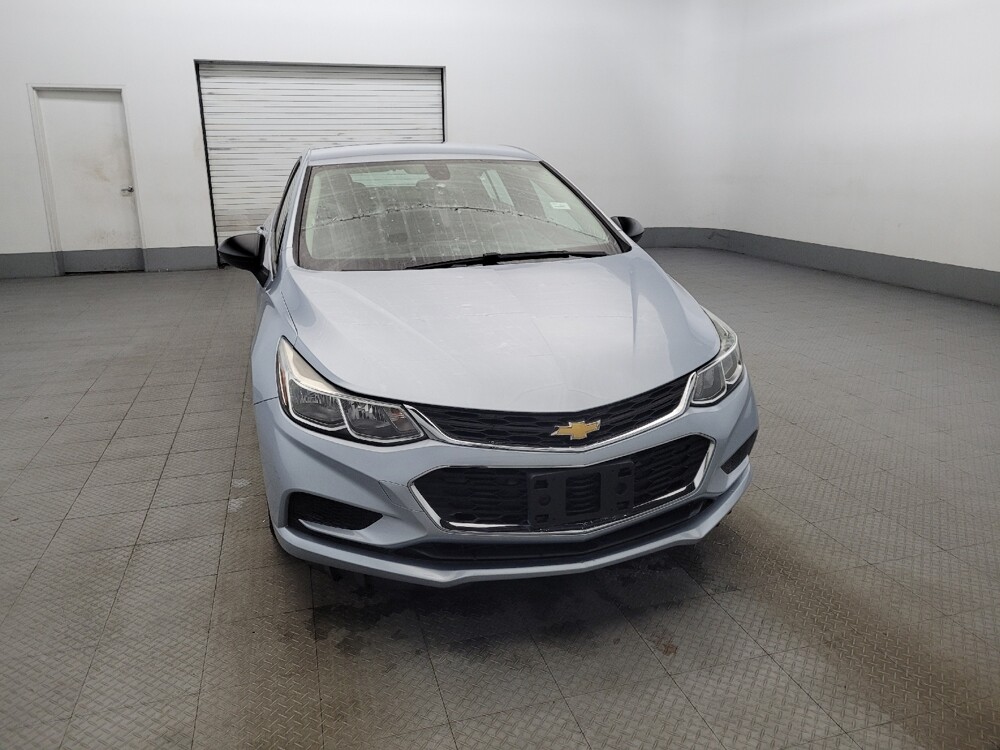 2018 Chevrolet Cruze in Newport News, VA 23601 - 18105621 14