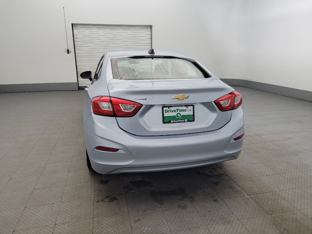 2018 Chevrolet Cruze in Newport News, VA 23601 - 18105621 6
