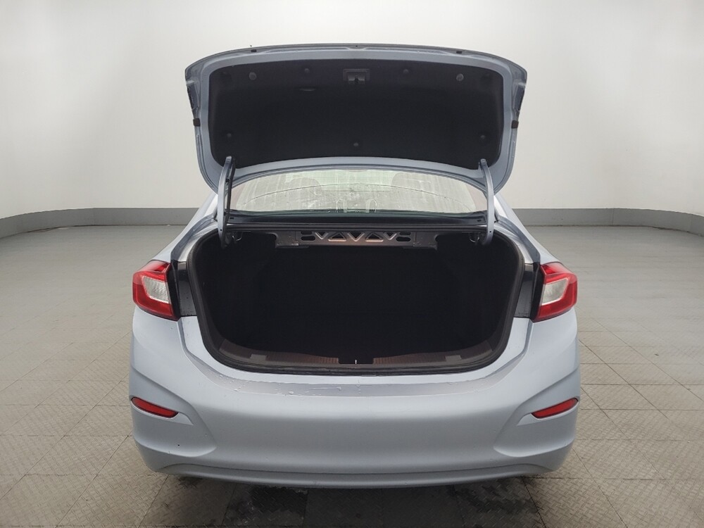 2018 Chevrolet Cruze in Newport News, VA 23601 - 18105621 29