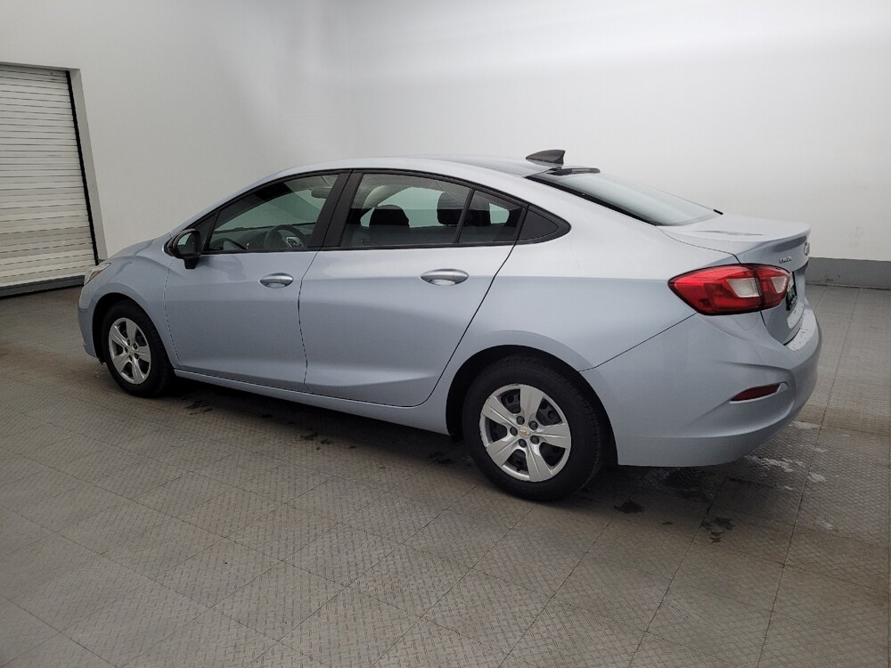 2018 Chevrolet Cruze in Newport News, VA 23601 - 18105621 3