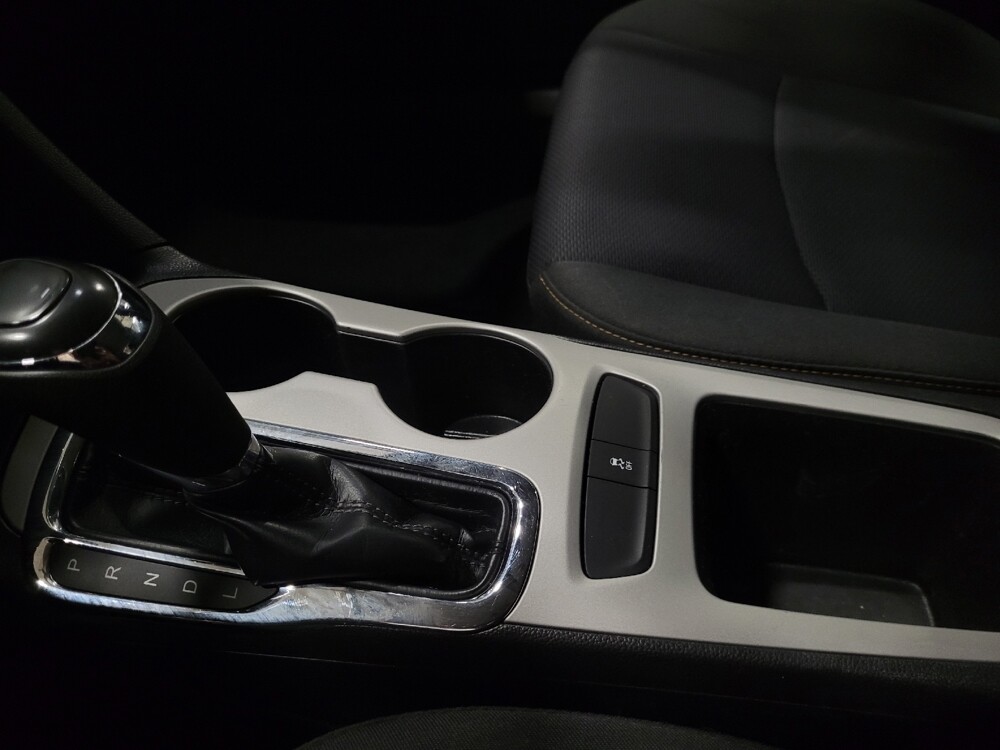 2018 Chevrolet Cruze in Newport News, VA 23601 - 18105621 26