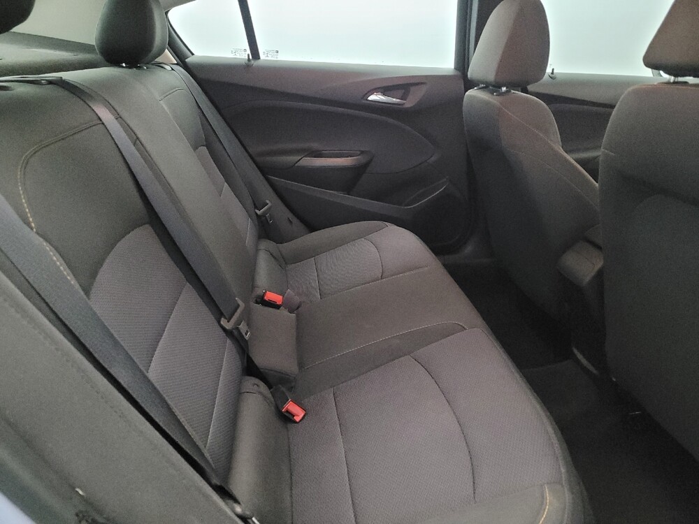 2018 Chevrolet Cruze in Newport News, VA 23601 - 18105621 19