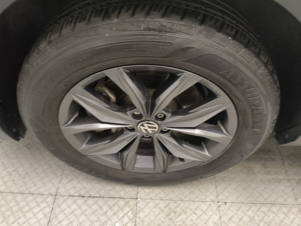 2022 Volkswagen Tiguan in Des Moines, IA 50310 - 18105628 31