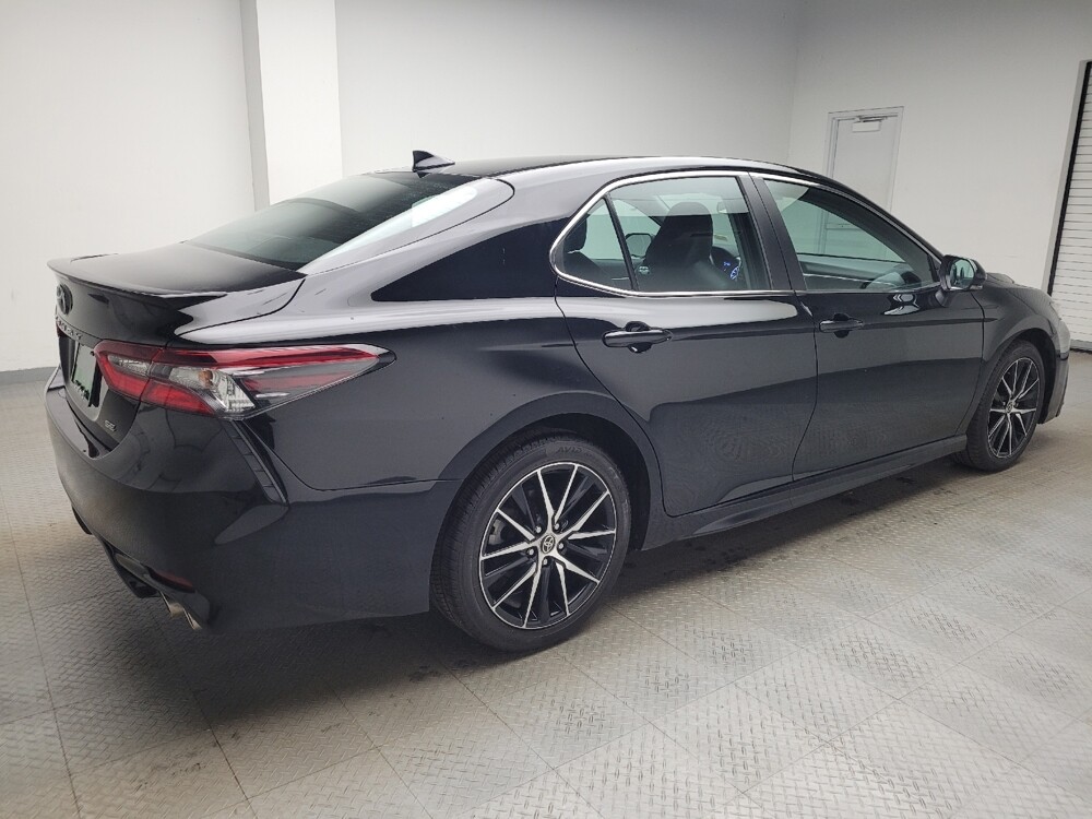 2021 Toyota Camry in Taylor, MI 48180 - 18105641 10