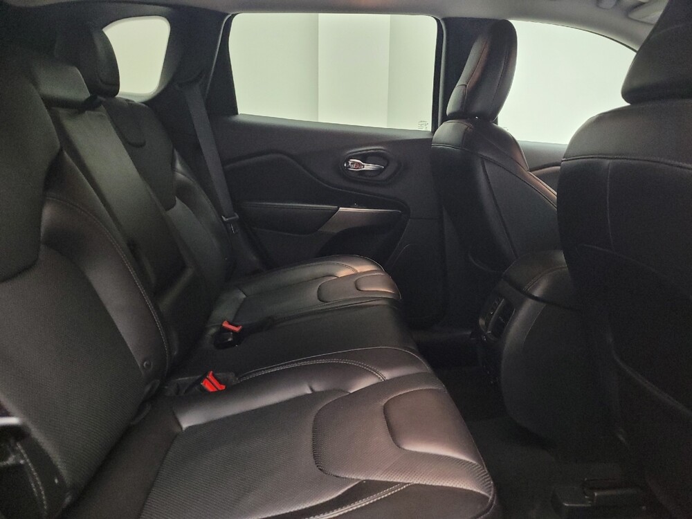 2019 Jeep Cherokee in Eastpointe, MI 48021 - 18105642 19