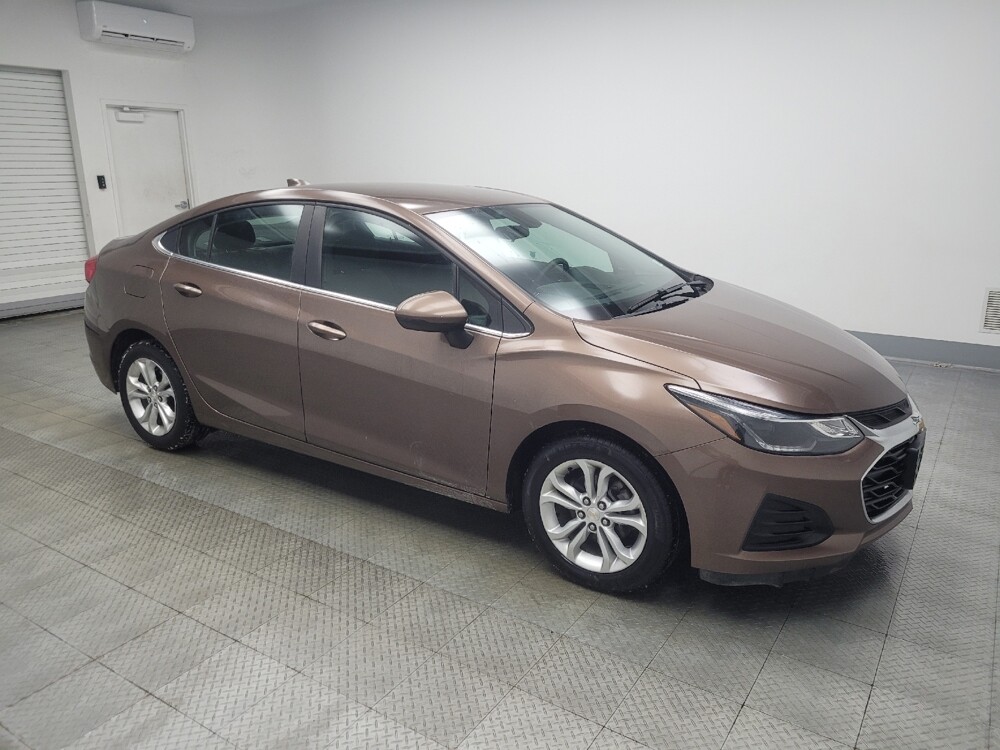 2019 Chevrolet Cruze in Highland, IN 46322 - 18105649 11