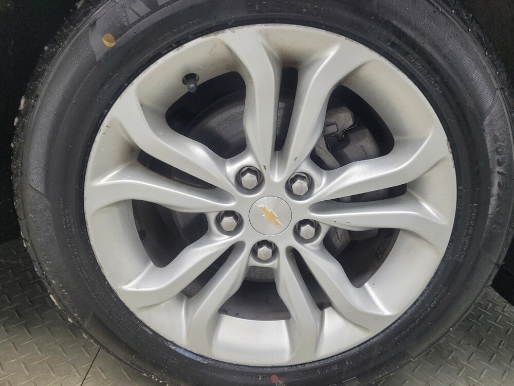 2019 Chevrolet Cruze in Highland, IN 46322 - 18105649 31