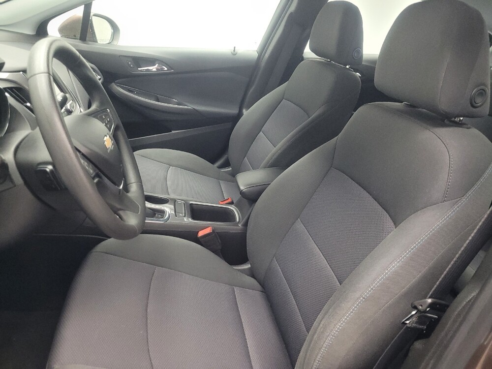 2019 Chevrolet Cruze in Highland, IN 46322 - 18105649 17