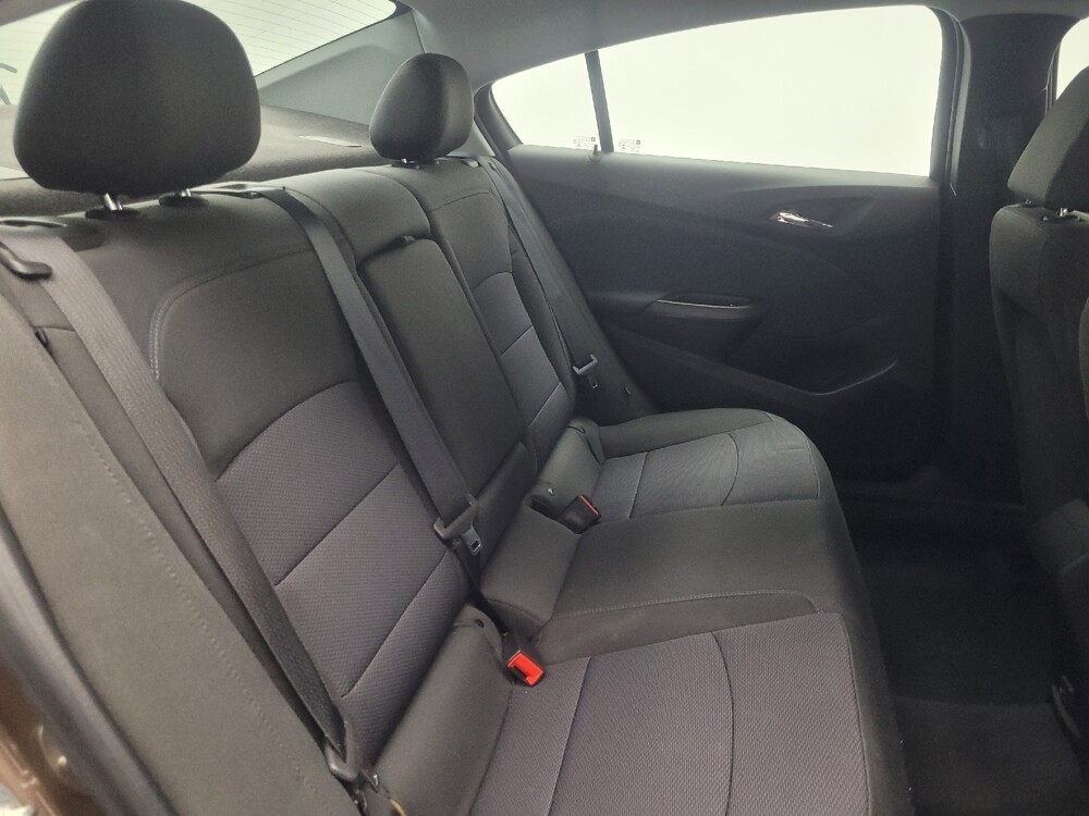 2019 Chevrolet Cruze in Highland, IN 46322 - 18105649 19