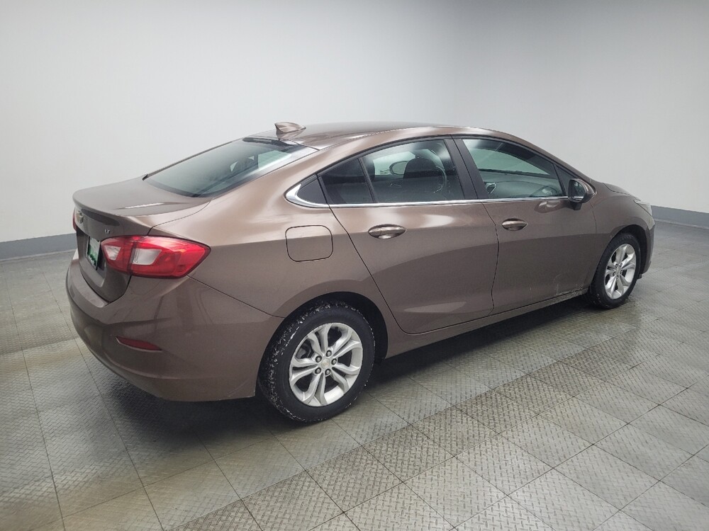 2019 Chevrolet Cruze in Highland, IN 46322 - 18105649 10