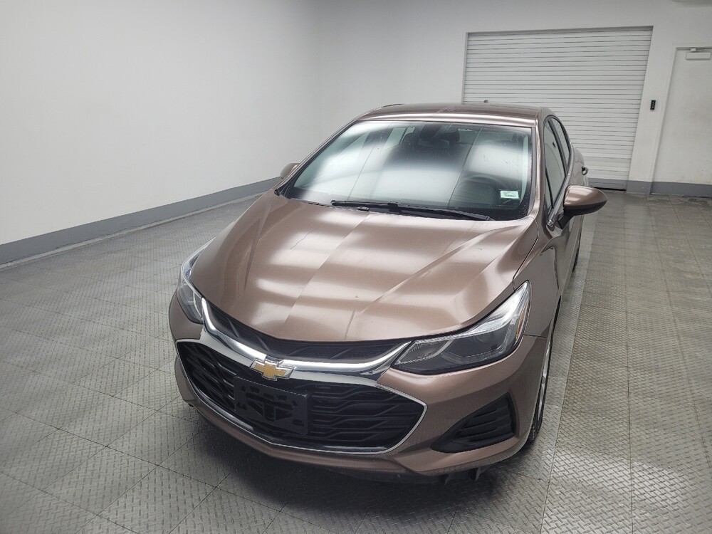 2019 Chevrolet Cruze in Highland, IN 46322 - 18105649 15