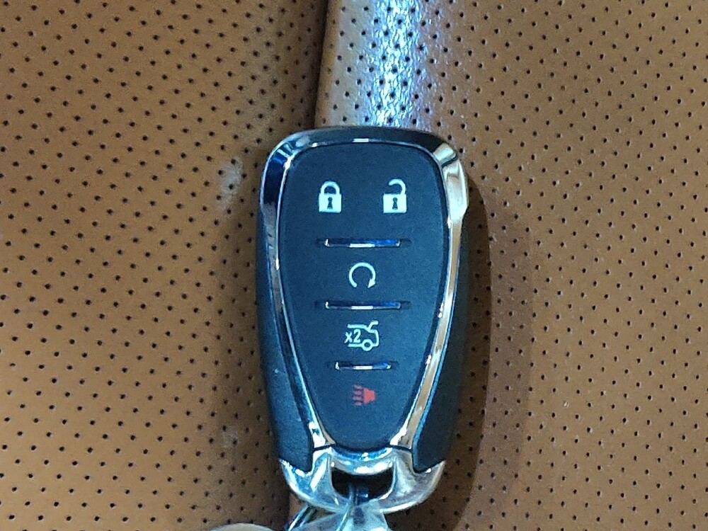 2017 Chevrolet Camaro in Fort Worth, TX 76116 - 18105661 32