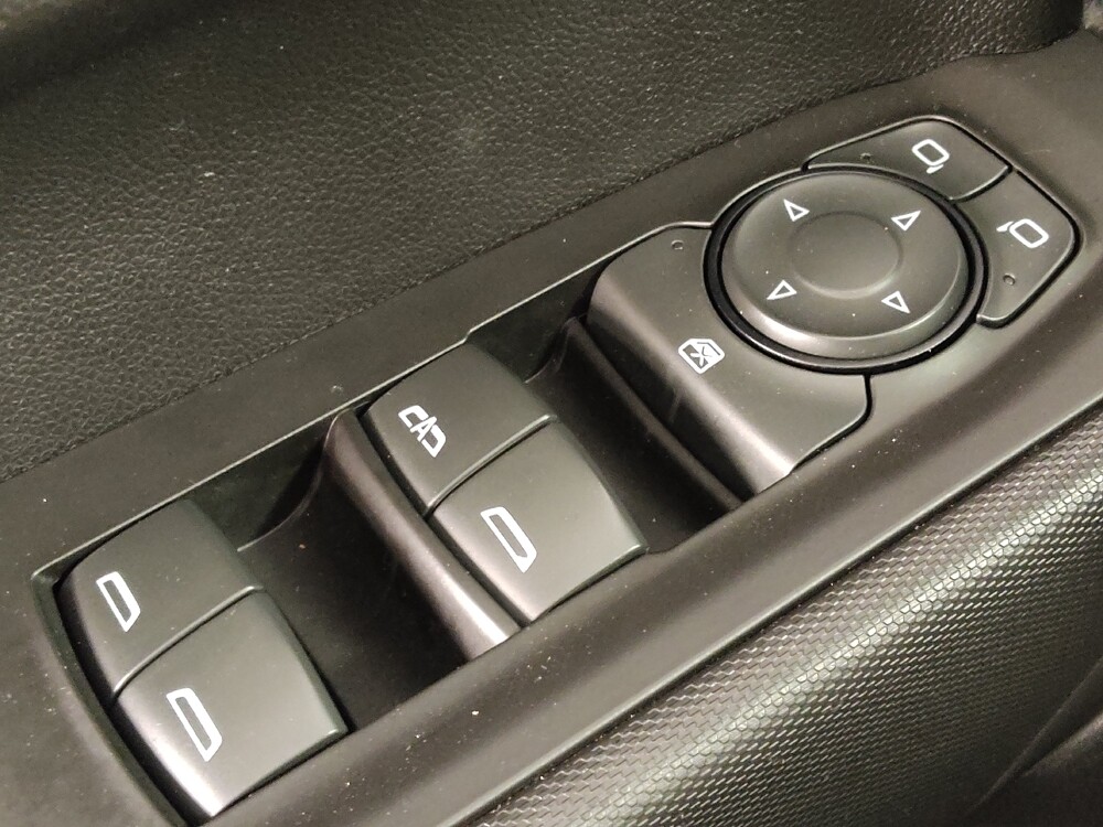 2020 Chevrolet Silverado 1500 in San Antonio, TX 78238 - 18105670 27