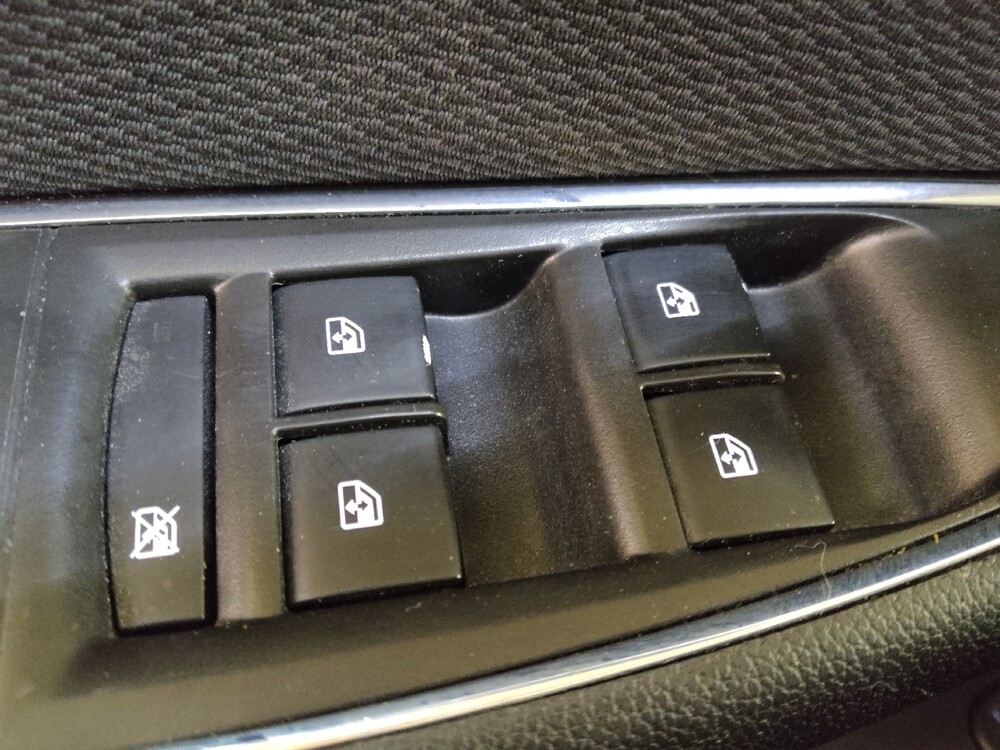 2018 Chevrolet Cruze in Greenville, SC 29607 - 18105674 27