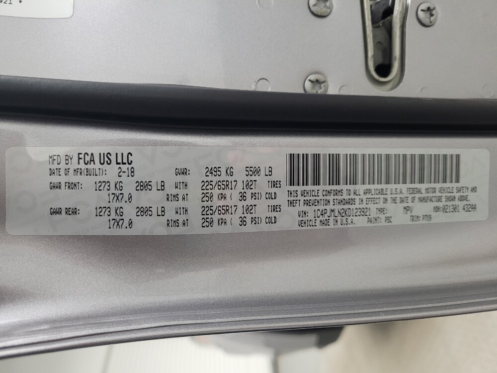 2019 Jeep Cherokee in Taylor, MI 48180 - 18105713 33