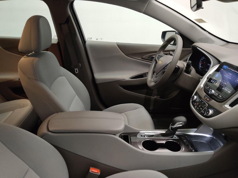 2023 Chevrolet Malibu in Lombard, IL 60148 - 18105720 21