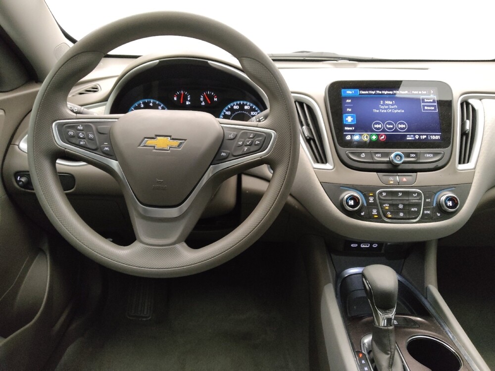 2023 Chevrolet Malibu in Lombard, IL 60148 - 18105720 22