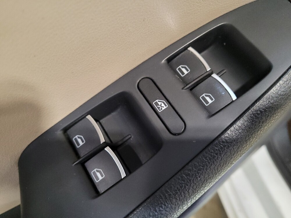 2016 Volkswagen Jetta in Riverside, CA 92504 - 18105727 27