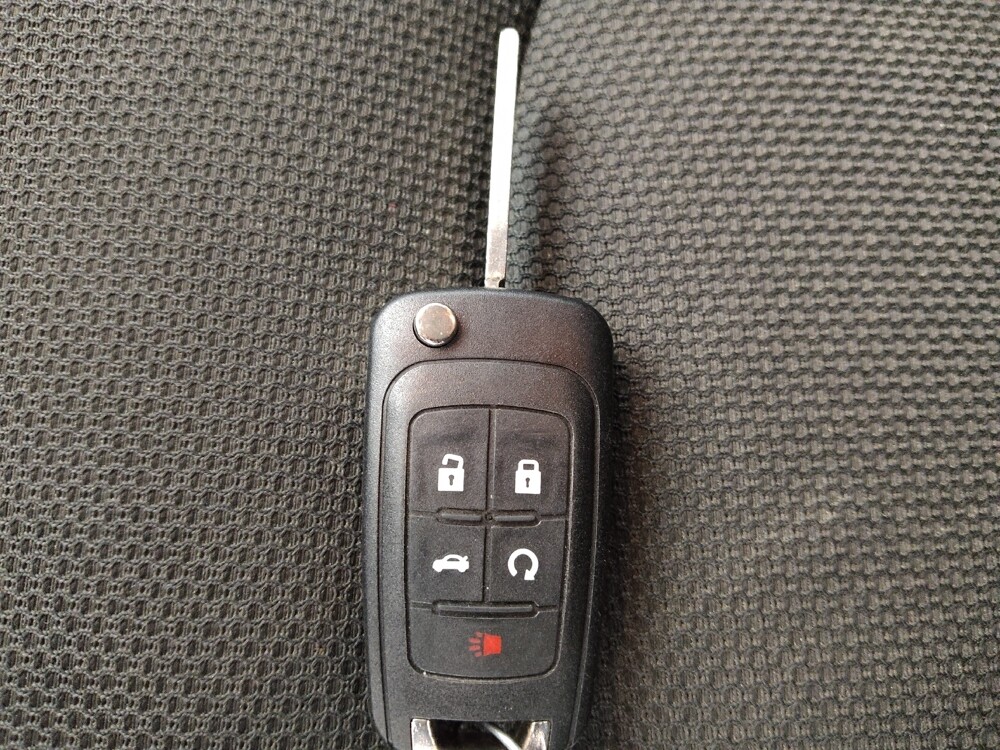 2016 Chevrolet Cruze in St. Louis, MO 63136 - 18105742 32