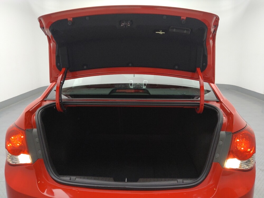 2016 Chevrolet Cruze in St. Louis, MO 63136 - 18105742 29