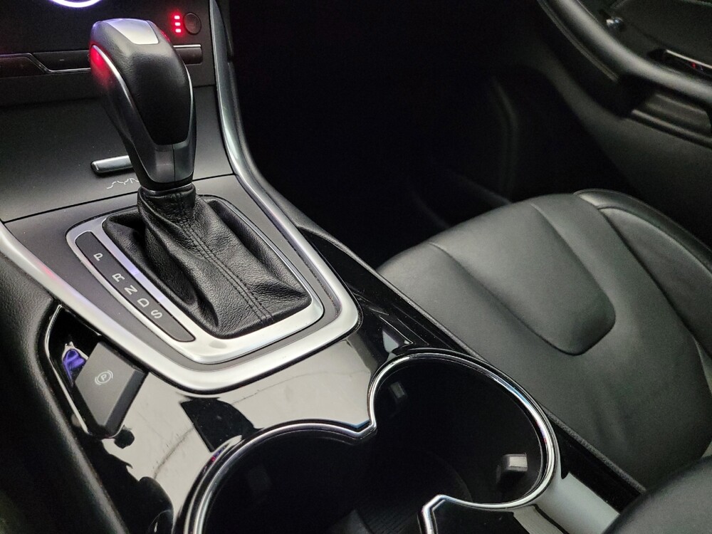 2018 Ford Edge in Glendale, AZ 85301 - 18105746 26