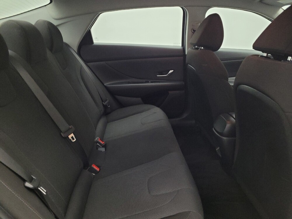 2025 Hyundai Elantra in Louisville, KY 40258 - 18105799 19