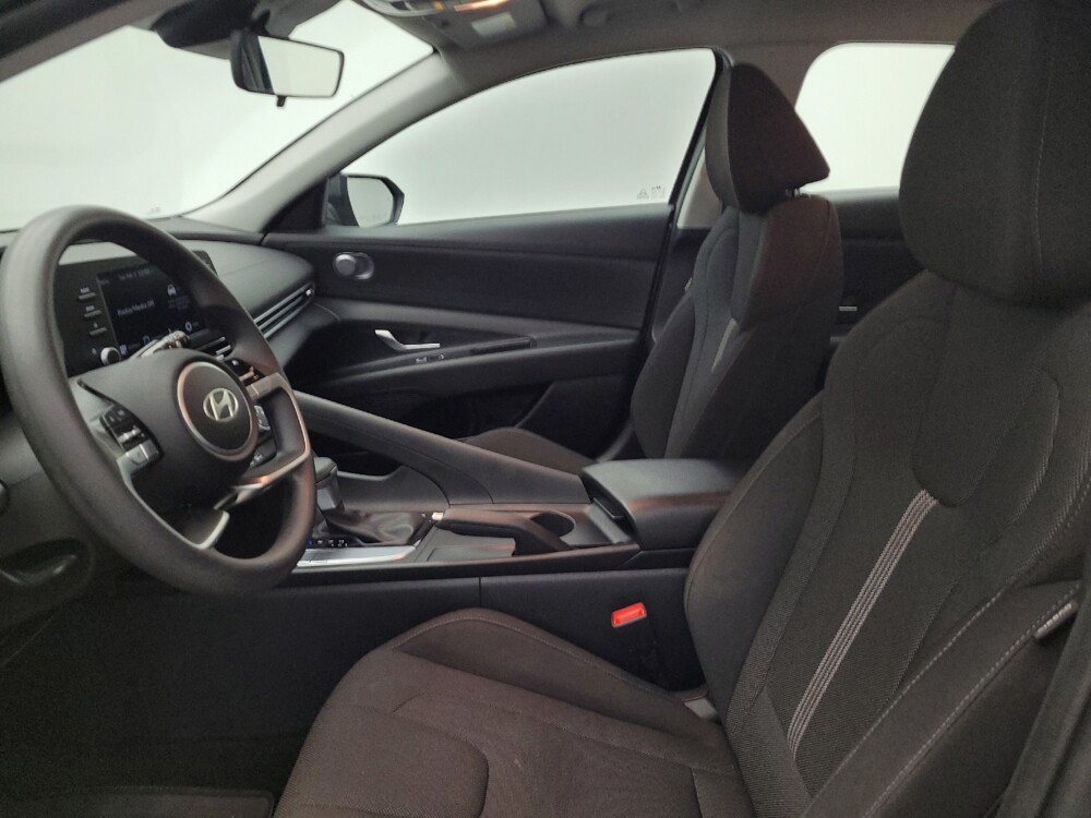 2025 Hyundai Elantra in Louisville, KY 40258 - 18105799 17