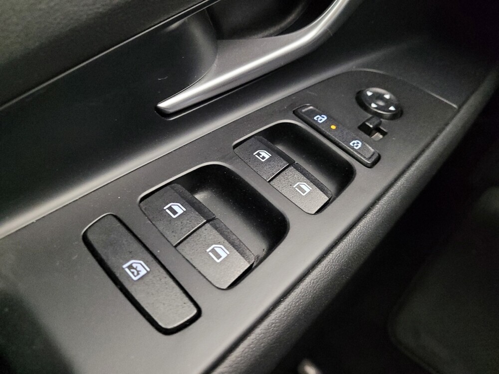 2025 Hyundai Elantra in Louisville, KY 40258 - 18105799 27