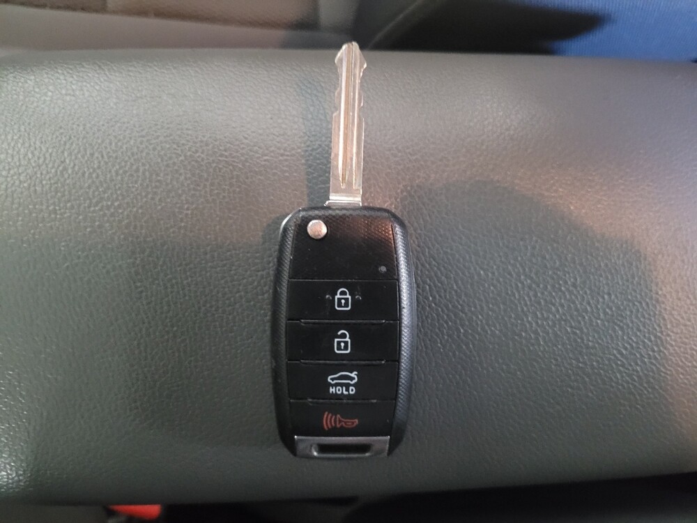 2017 Kia Forte in Marietta, GA 30062 - 18105821 32