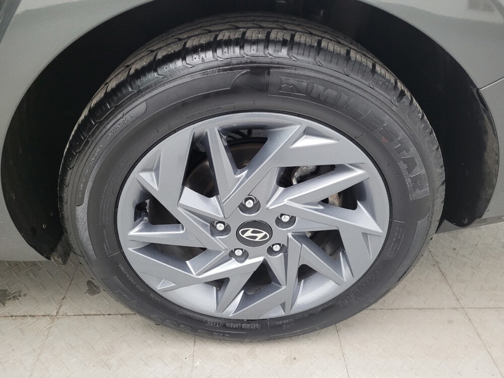 2024 Hyundai Elantra in Cincinnati, OH 45255 - 18105852 31