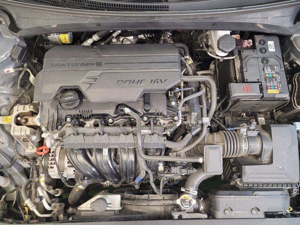 2024 Hyundai Elantra in Cincinnati, OH 45255 - 18105852 30