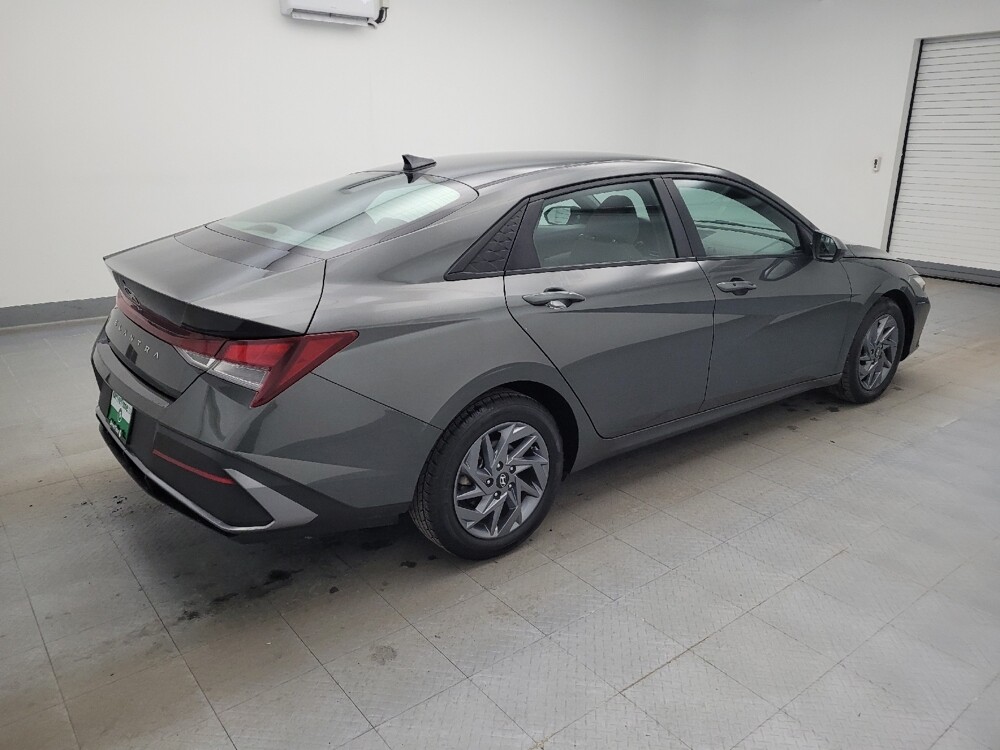 2024 Hyundai Elantra in Cincinnati, OH 45255 - 18105852 10