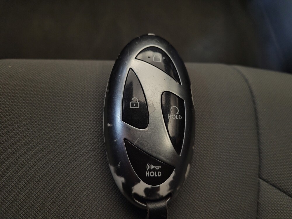 2024 Hyundai Elantra in Cincinnati, OH 45255 - 18105852 32