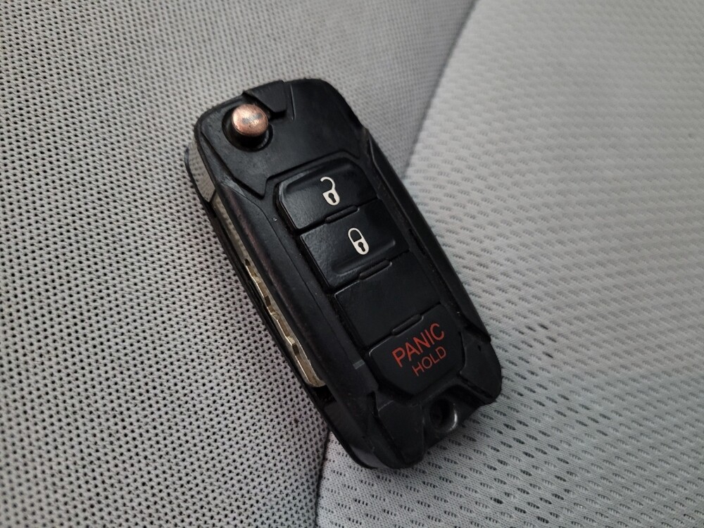 2015 Jeep Renegade in Glendale, AZ 85301 - 18105865 32