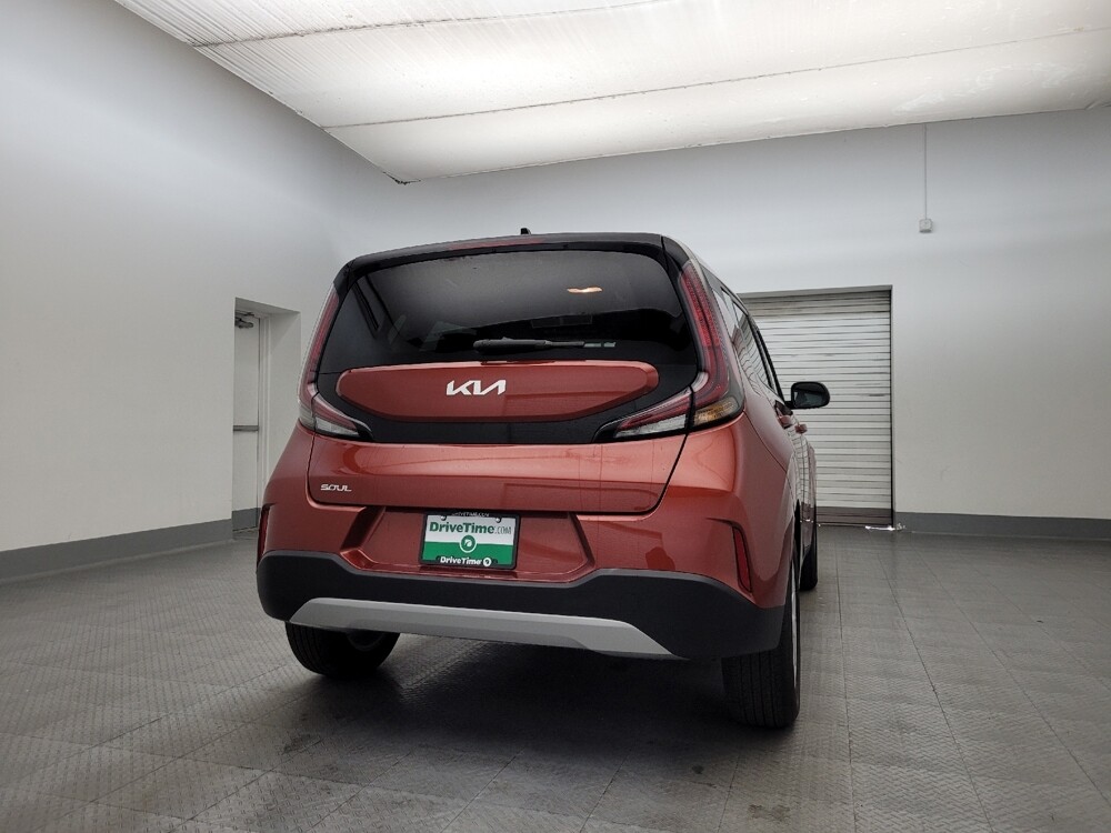 2023 Kia Soul in Glendale, AZ 85301 - 18105867 7