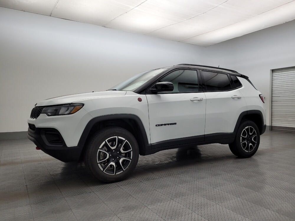 2024 Jeep Compass in Glendale, AZ 85301 - 18105868 2